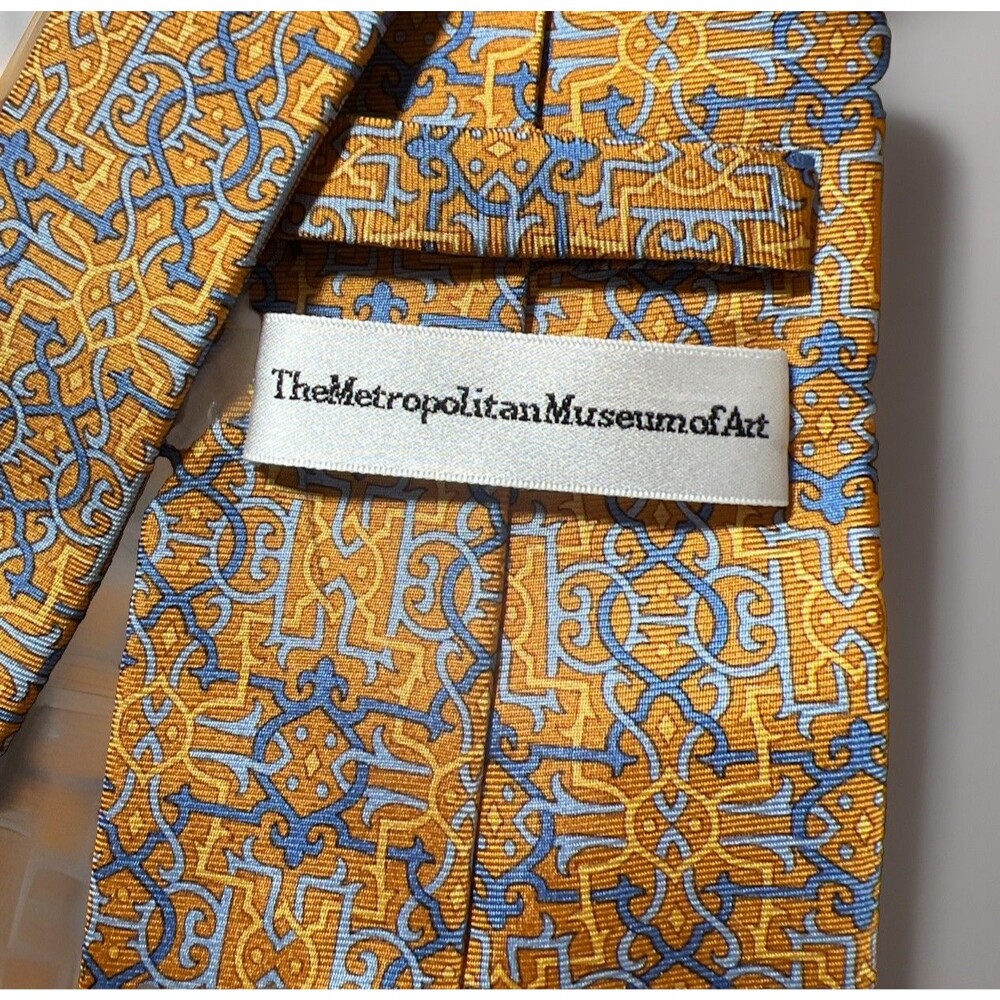 The Metropolitan Museum of Art Mens 100% Silk Necktie Tie Geometric Blue Gold